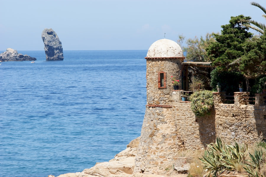 Il Faraglione di Isola del Giglio